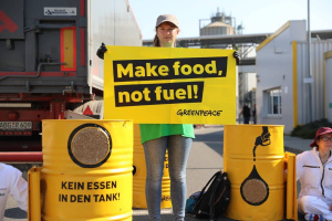 Greenpeace-Protest vor der Ethanolanlage von CropEnergies in Zeitz. Foto: Greenpeace