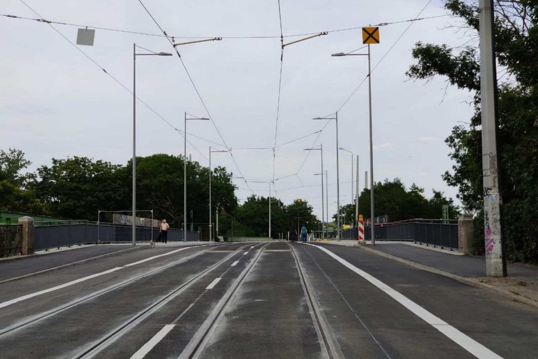 Die sanierte Schlachthofbrücke in der Richard-Lehmann-Straße. Foto: LZ