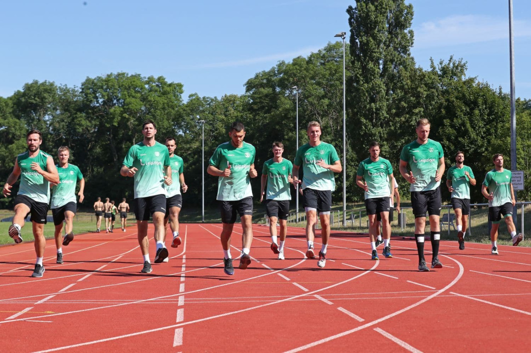 Die DHfK-Handballer absolvierten im öffentlichen Training eine reine Athletik-Einheit. Foto: Jan Kaefer