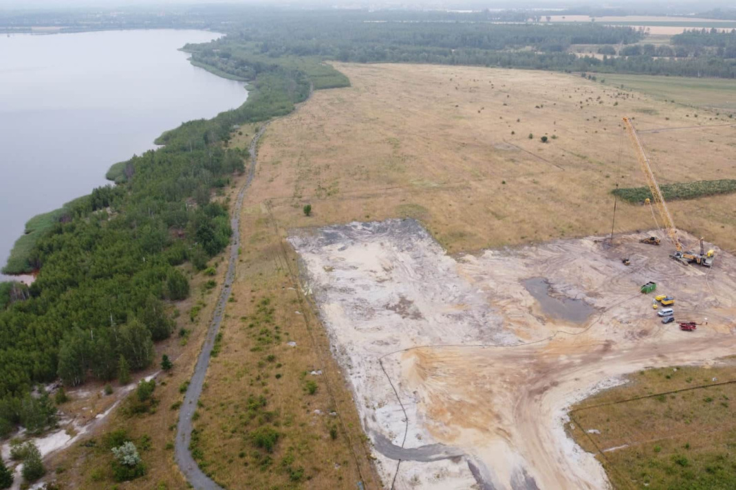 Rütteldruckverdichtung im Probefeld West am Speicherbecken Borna. Foto: LMBV