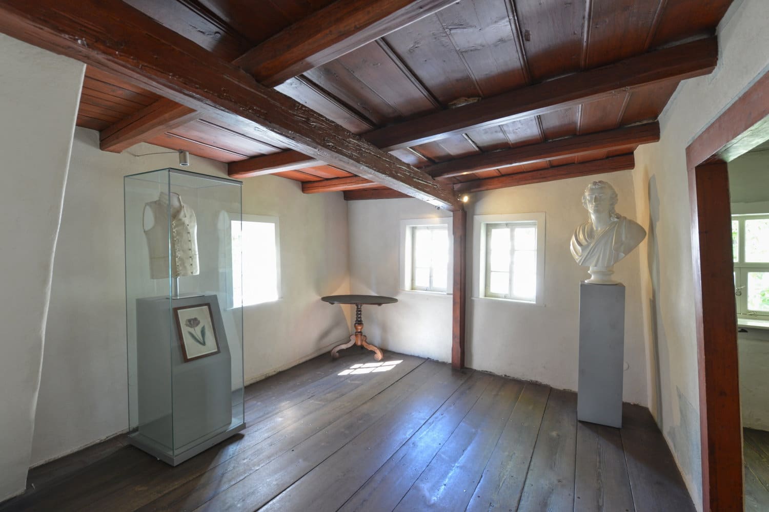 Impression der aktuellen Ausstellung im historischen Bauernhaus. Foto: Stadtgeschichtliches Museum, Markus Scholz