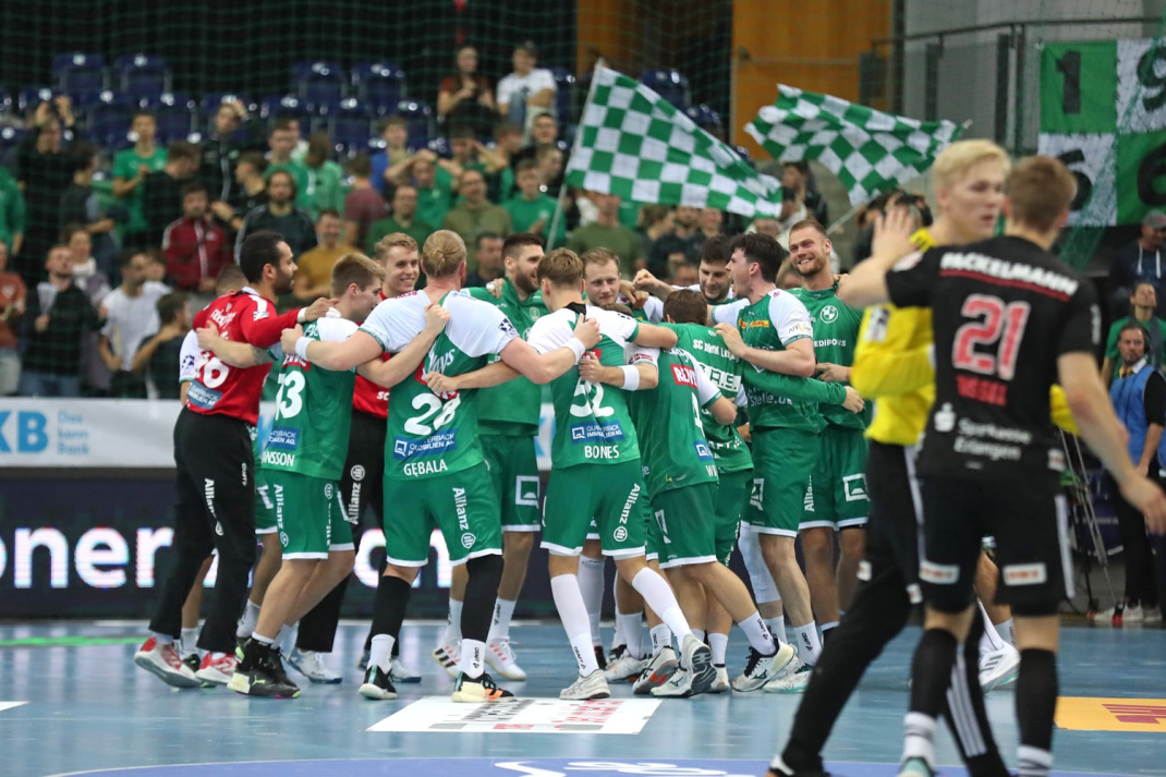 Endlich wieder Handball-Jubel in der Arena Leipzig. Der SC DHfK konnte seinen ersten Saisonsieg feiern. Foto: Jan Kaefer