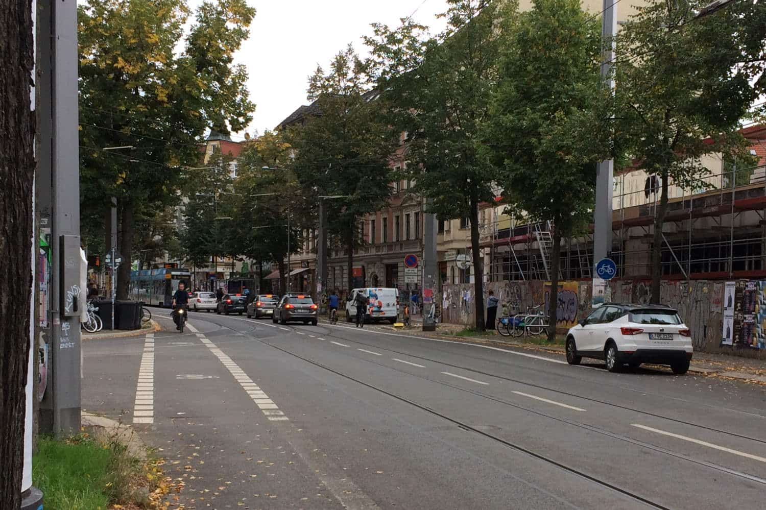 An der Wiedebachstraße endet der Radweg in der Bornaischen Straße. Foto: Ralf Julke