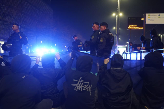 eine Gruppe Menschen