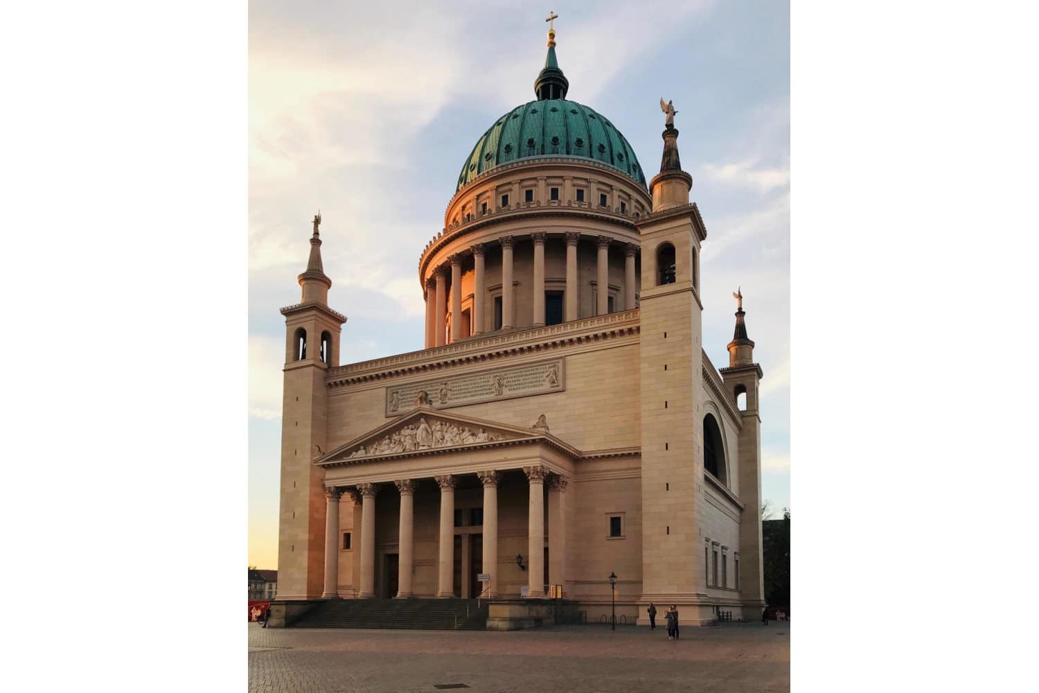 Mit 3.770.000 D-Mark unterstützt: Kirche St. Nikolai Potsdam. Foto: Konstantindegeer, CC BY-SA 4.0, https://commons.wikimedia.org/w/index.php?curid=73633280