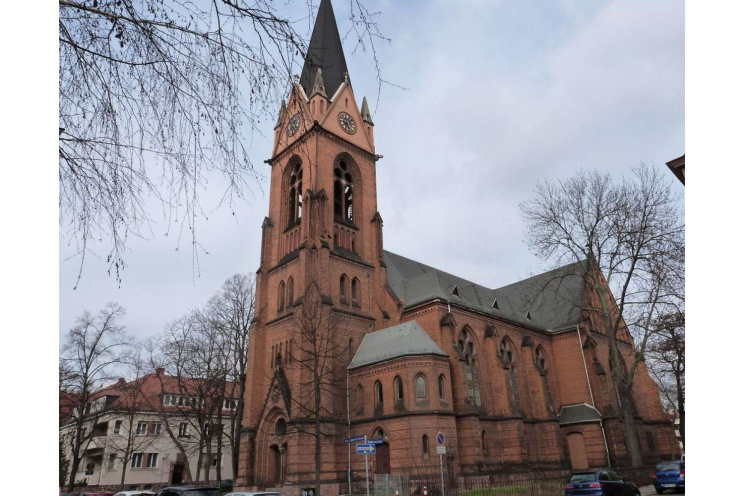 Stephanuskirche Halle-Giebichenstein (2017). Foto: Catatine, CC BY-SA 4.0, https://commons.wikimedia.org/wiki/File:HAL-Stephanuskirche.JPG