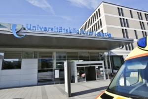 Eingang des Universitätsklinikums