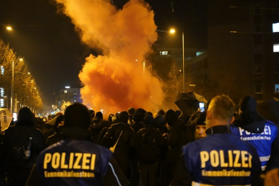 Die Blockade um 19:33 Uhr in der Eberstraße. Foto: LZ