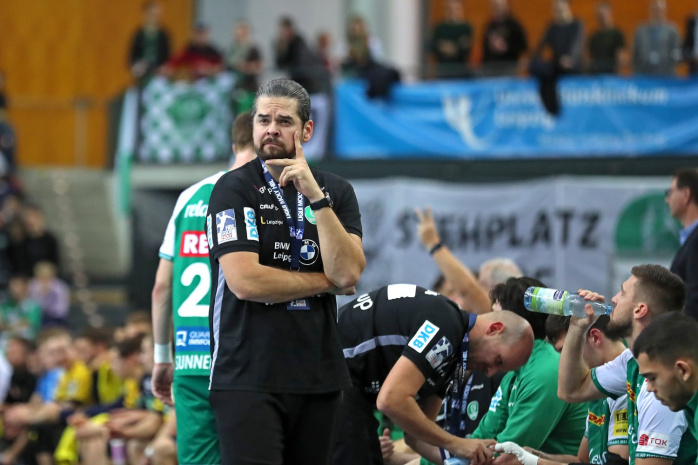 Milos Putera stellte sich nach dem Pokal-Aus demonstrativ vor seine Mannschaft. Foto: Jan Kaefer