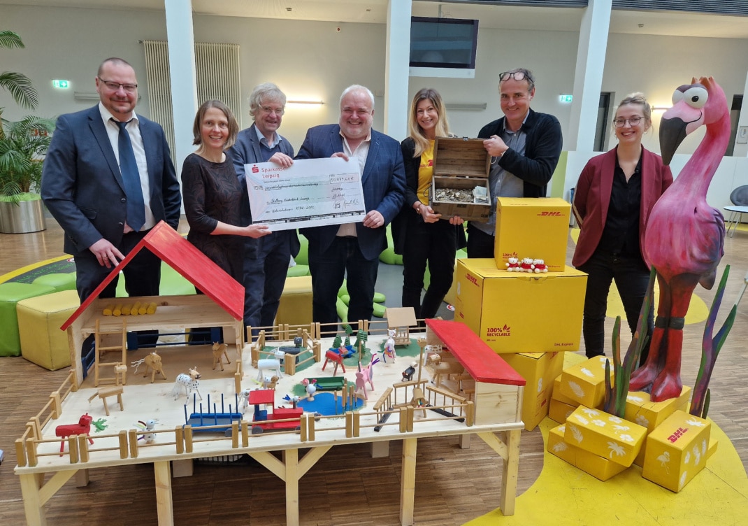 Spendenübergabe vom KIDZ-Riesenkinderfest