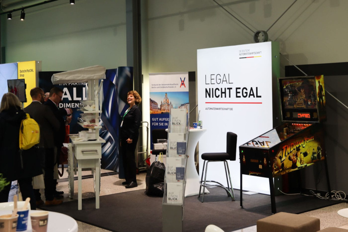 Die "Automatenwirtschaft" alias Glücksspiele als Sponsor beim CDU-Landesparteitag in Sachsen. Foto: Michael Freitag