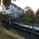 Die Brücke über die Bahnstrecke in der Sasstraße. Foto: Ralf Julke