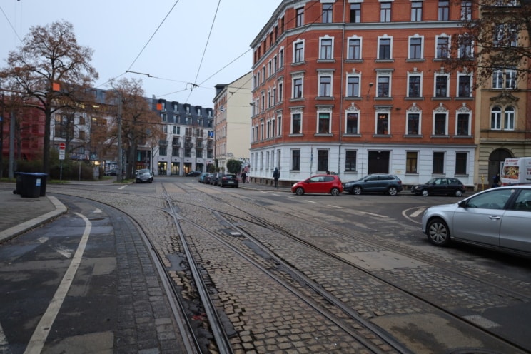 Gleise an der Kreuzung Wiedebachstraße/Bernhard-Göring-Straße. Foto: Ralf Julke