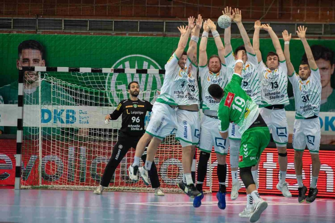 Szene aus dem Spiel, ein versuchter Torwurf.