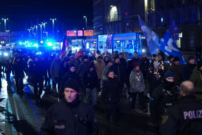 Das letzte Mal vor Weihnachten und wieder ein paar weniger: gerade noch 80 Teilnehmende bei "Leipzig steht auf" am 19.12.2022. Foto: Ferdinand Uhl