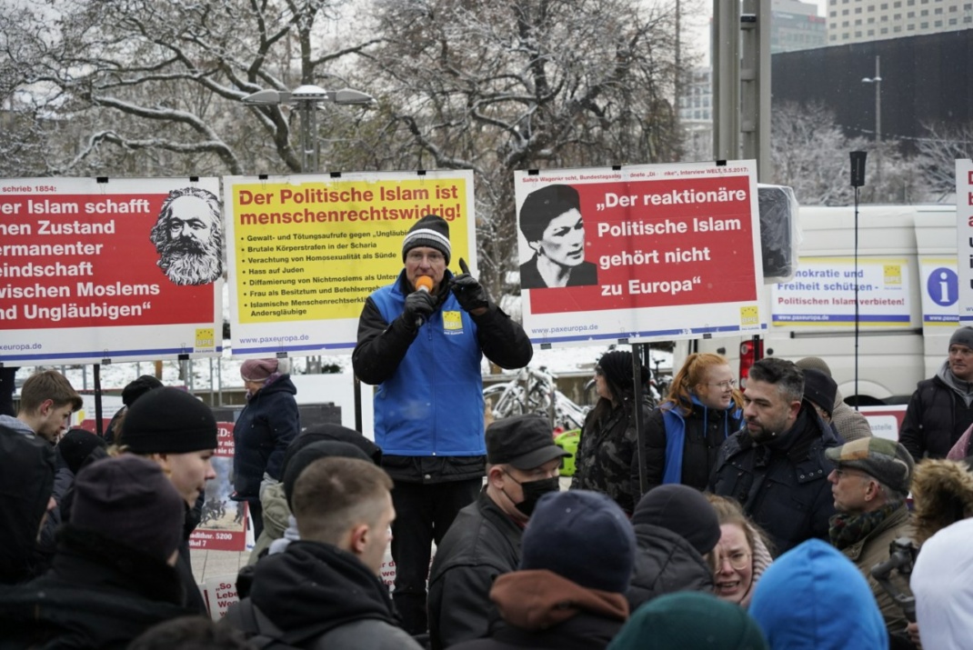 Michael Stürzenberger am 10. Dezember 2022 in Leipzig.