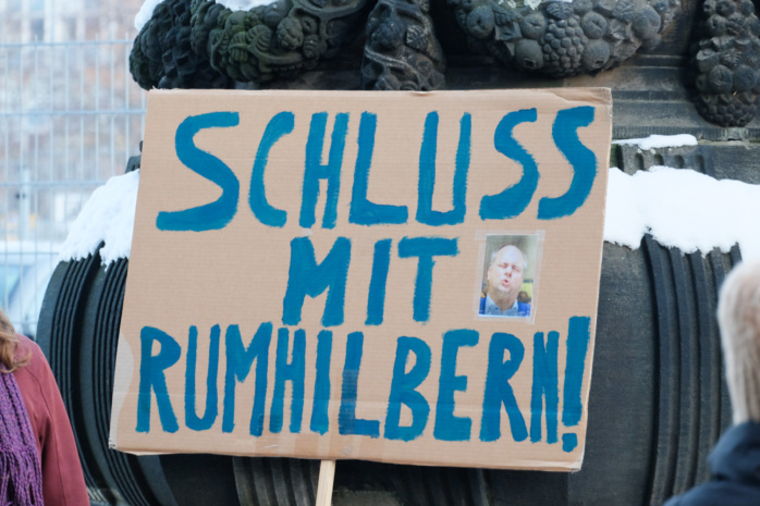 Die „DDZero“-Aktion am 15. Dezember 2022 vor dem Dresdner Rathaus. Foto: Louise Hummel-Schröter