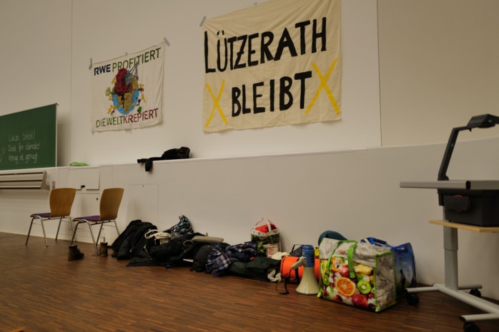 Studierende haben am 12. Dezember 2022 den größten Hörsaal der Uni Leipzig besetzt. Foto: Luise Mosig