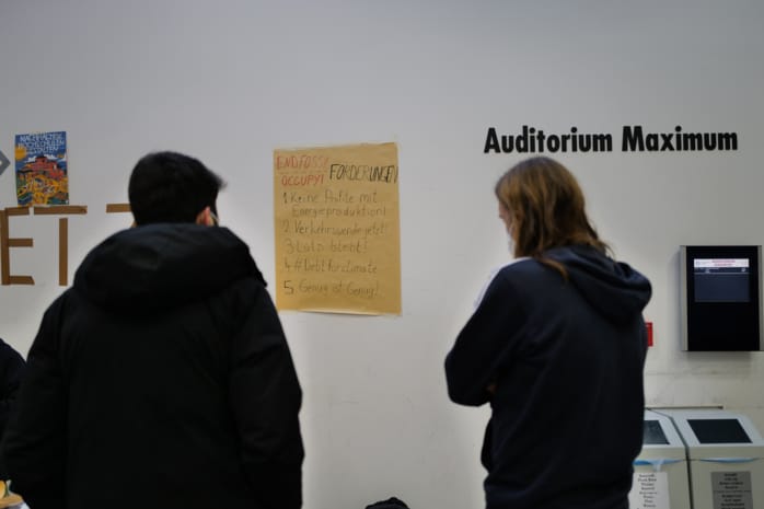 Studierende haben am 12. Dezember 2022 den größten Hörsaal der Uni Leipzig besetzt. Foto: Luise Mosig