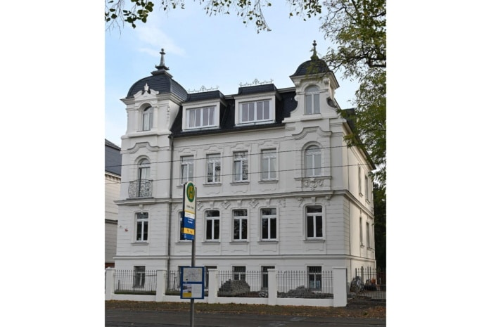 Das kuppelgekrönte Dach der Villa Schlag in alt-neuer Pracht. Foto: HWK Leipzig, Holger Zürch