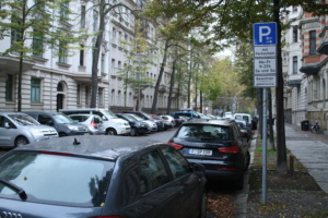 Parkraumbewirtschaftung im Waldstraßenviertel. Foto: Ralf Julke