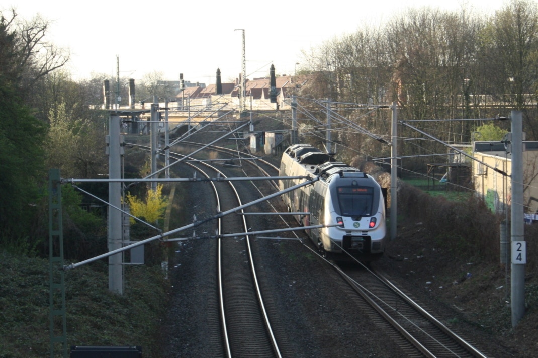 Die S1 auf der Fahrt von Grünau nach Stötteritz.