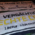 Ein Banner mit der Aufschrift "Verdächtig rechte Cops"