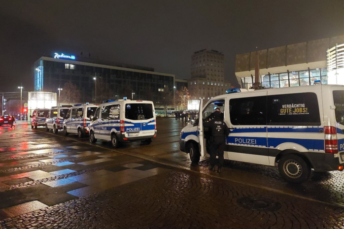 Polizeiautos am Augustusplatz