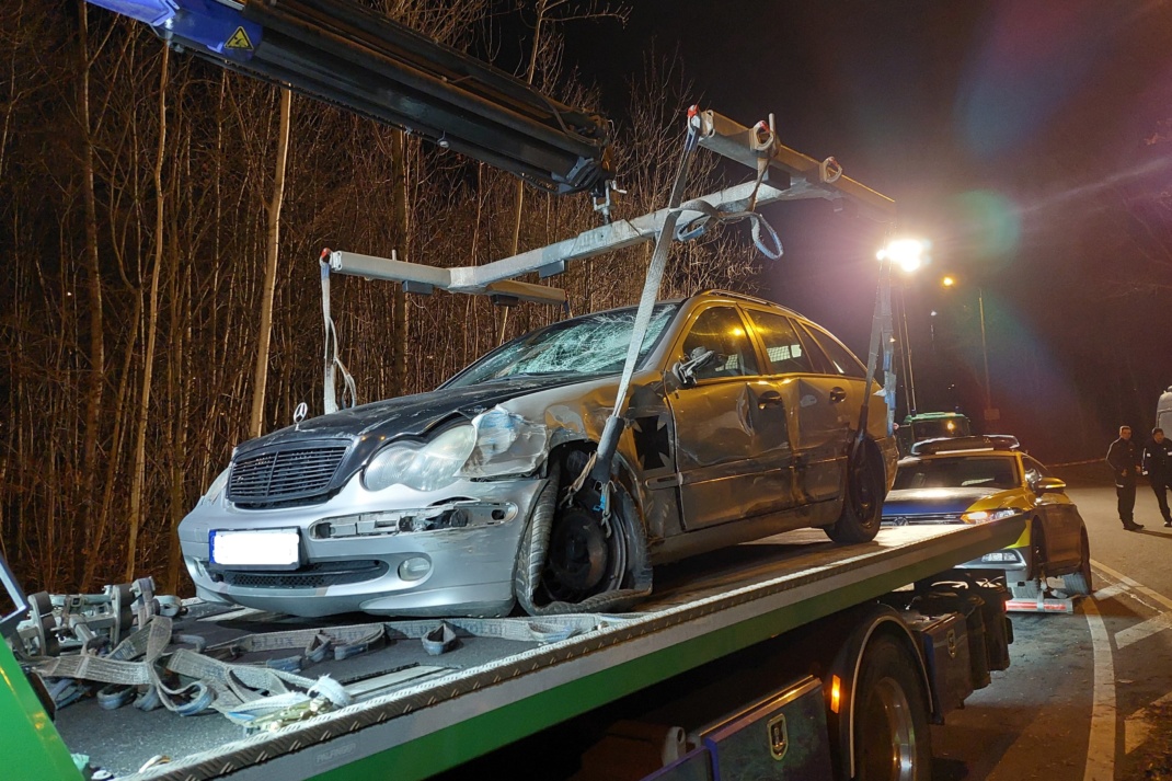 Nach einer Verfolgungsjagd konnten die Einsatzkräfte den 38-jährigen Mercedes-Fahrer aus dem Leipziger Umland auf Höhe der Auffahrt zur B2 stoppen. Foto: Sabine Eicker