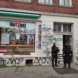 Das LinXXnet in Connewitz: am 12. Januar 2023 von Polizeibeamten umstellt. Foto: LZ
