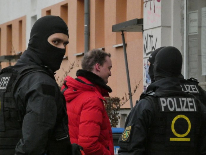 Landtagsabgeordneter Marco Böhme (Die Linke) ist auch vor Ort. Foto: LZ