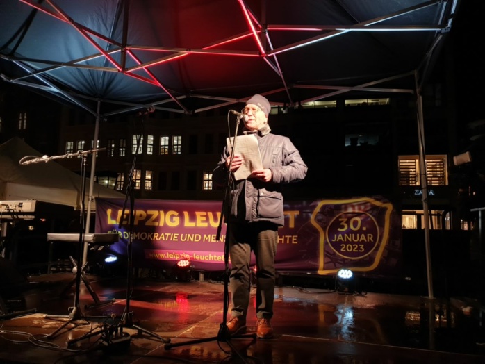 Christian Wolff auf dr Bühne.