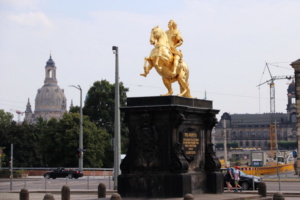 Die Statue des Goldenen Reiters in Dresden.