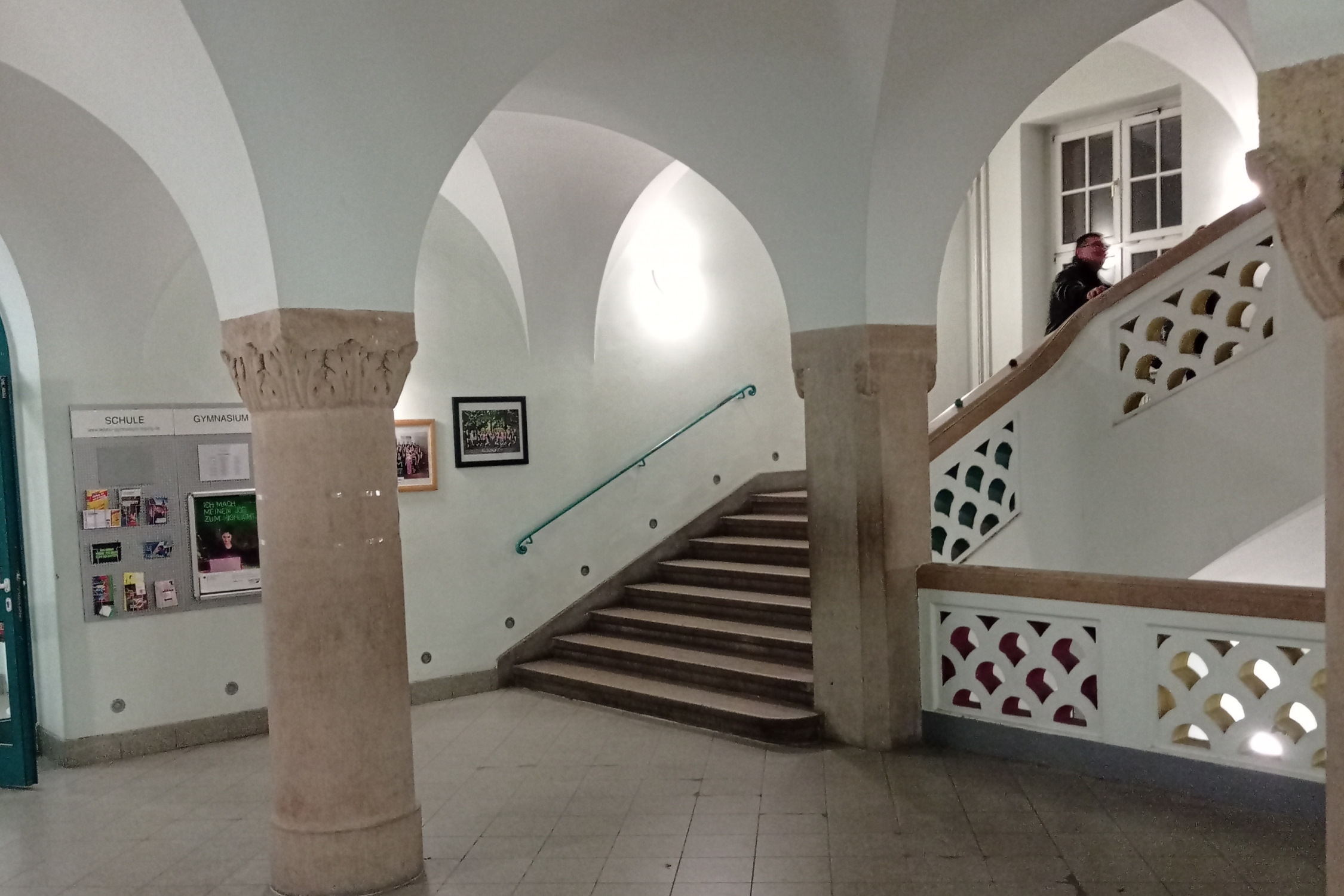 Das heutige Treppenhaus im Lebniz-Gymnasium. Foto: Thomas Köhler