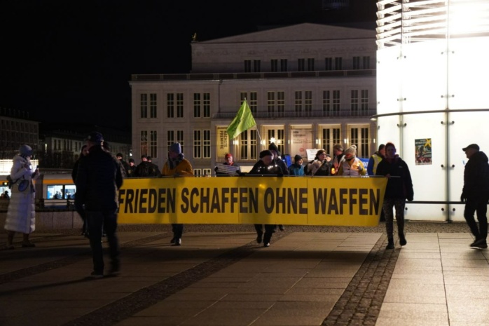 Protestierende auf dem Leipziger Augustusplatz