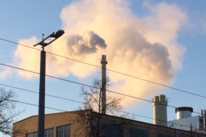 Rauch über Kraftwerk.