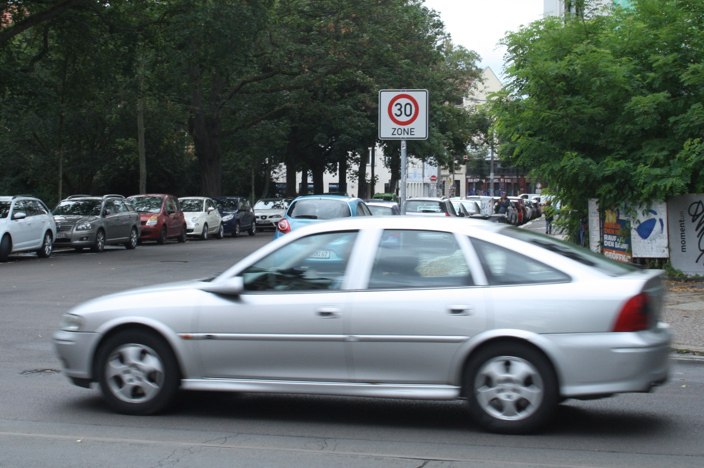 L-Schild im Autoverkehr – was Autofahrer unbedingt wissen müssen