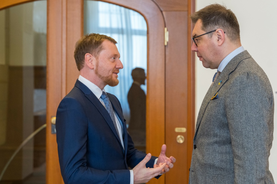 Ministerpräsident Michael Kretschmer und der Botschafter der Ukraine in Deutschland, S.E. Oleksii Makeiev
