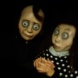 Zwei Puppen aus dem Stück