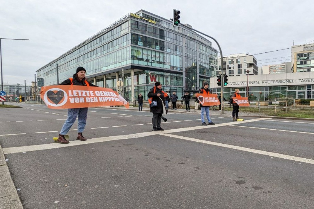 Blockade der Letzten Generation am 23. Februar 2023 in Dresden. Quelle: Letzte Generation