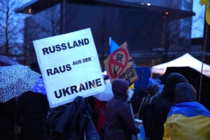 Klare Botschaften in Leipzig: zieht sich Putin aus Ukraine zurück, ist der Krieg vorbei. Foto: LZ