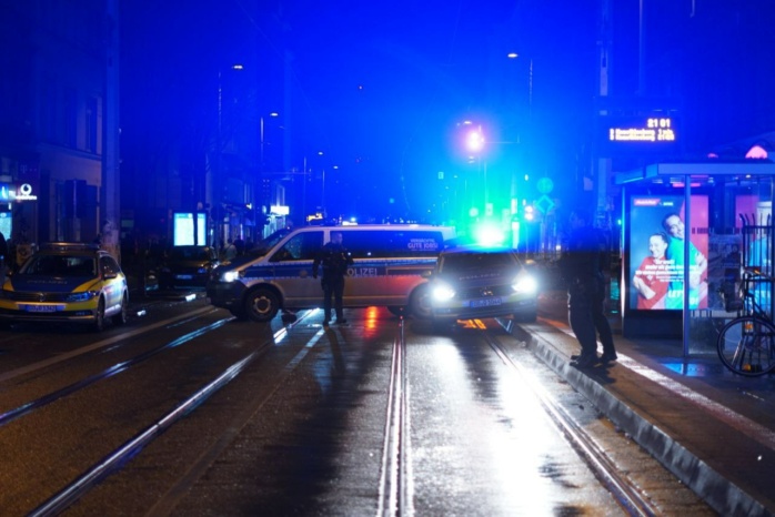 Nach der Explosion kurz nach 21:00 Uhr an der Eisenbahnstraße/Hildegard. Foto: LZ