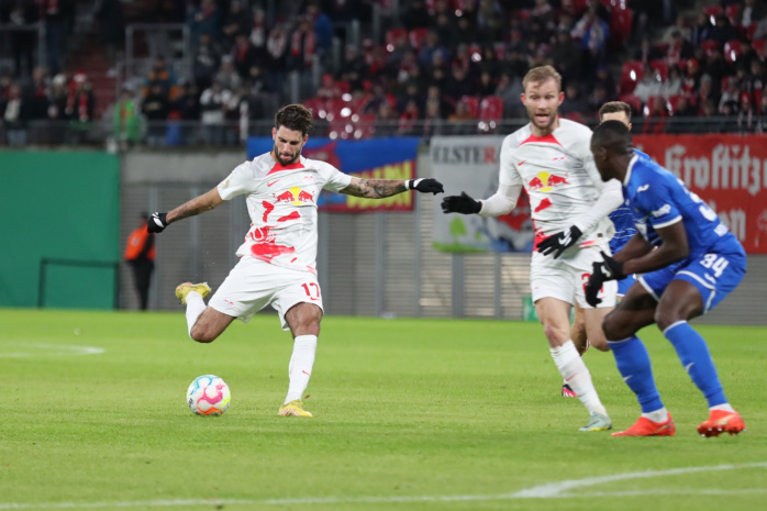 Dominik Szoboszlai (17, RB Leipzig) holt zum Schuss aus. Foto: Jan Kaefer