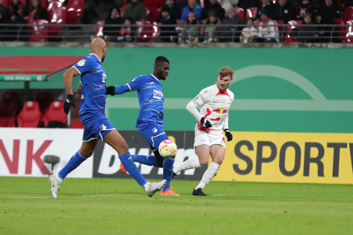 Timo Werner (11, RB Leipzig) im Angriff. Foto: Jan Kaefer