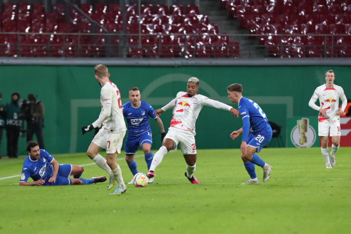 Benjamin Henrichs (39, RB Leipzig) am Ball. Foto: Jan Kaefer