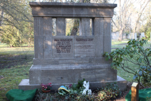Grabmal der Familie Licht auf dem Südfriedhof.
