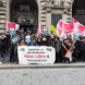 Petitionsübergabe und Demo am 1. Februar 2023 vor dem Neuen Rathaus für bessere Löhne, unter anderem bei den Leipziger Verkehrsbetrieben. Foto: Steffen Peschel