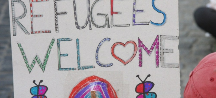 Banner bei einer Demonstration in Leipzig, die sich für faire Regelungen für ankommende Flüchtlinge einsetzt. Foto: LZ