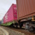 Güterzug mit Containern.