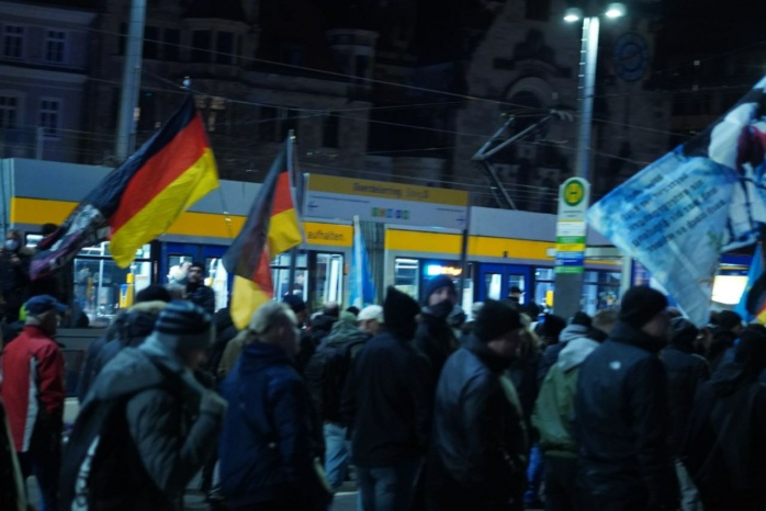 Personengruppe mit Deutschlandflaggen